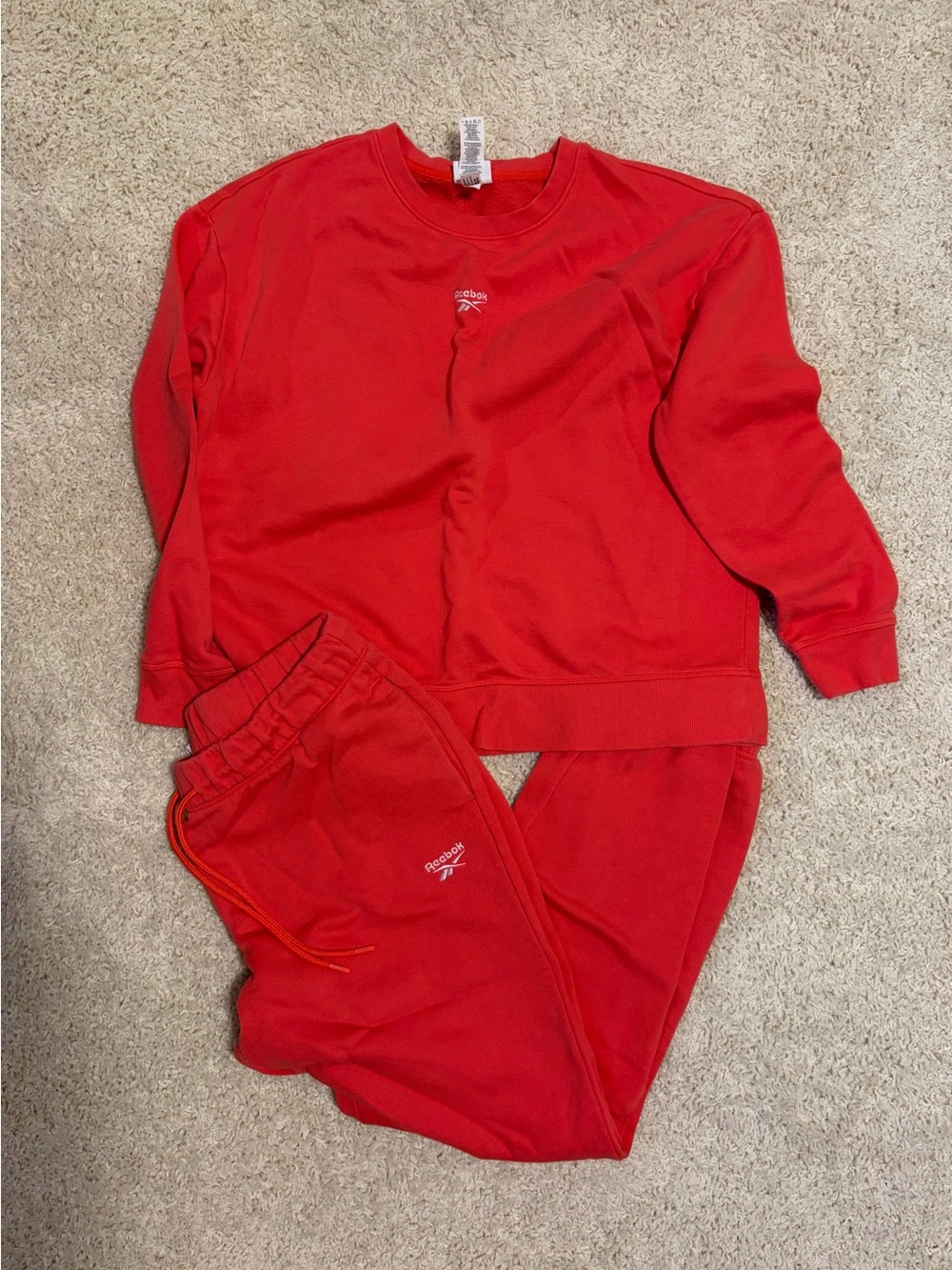 Reebok Sweatshirt & Jogger Set
